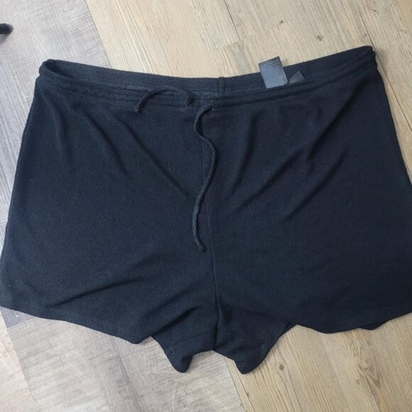 3 pairs of XXL H&M Shorts BUNDLE - 2 of the same, and 1 more differently style - Picture 2 of 8